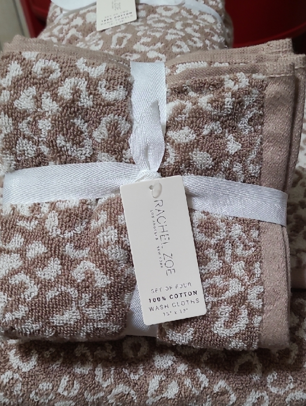 Rachel Zoe Cheetah Mink Coconut Bath Sheet Set - Picture 2 of 14